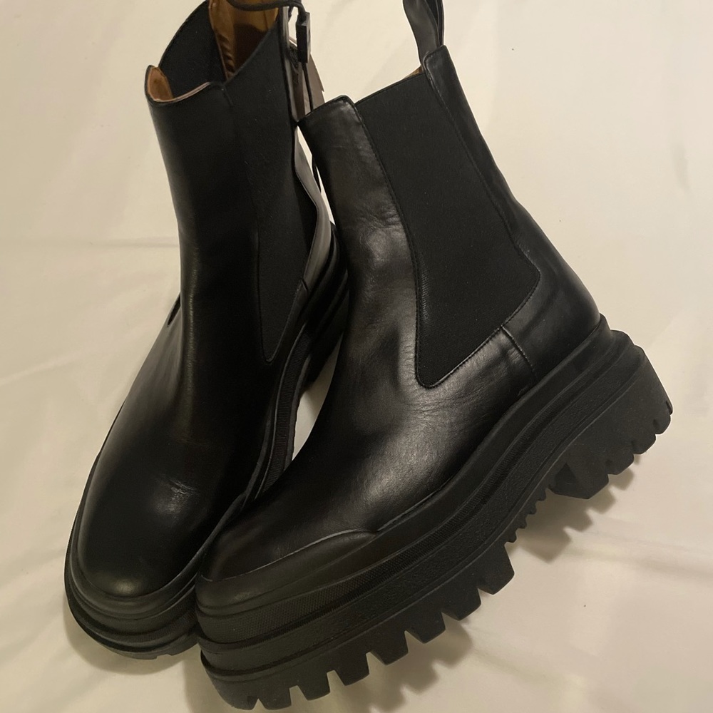 Boots - Picture 5 of 5